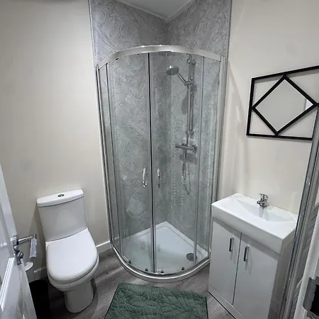 Guest house London Road Guest House, Private With En-suites 3*